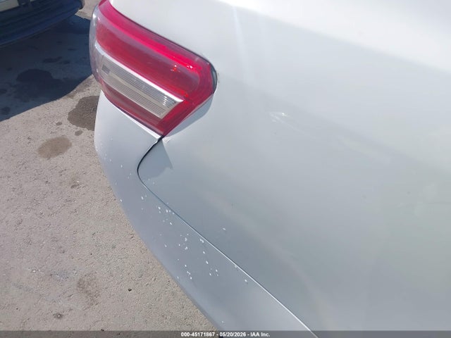 45171867 :رقم المزاد ، 4T1BF3EKXBU695128 vin ، 2011 Toyota Camry Le مزاد بيع