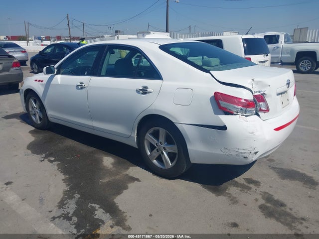 45171867 :رقم المزاد ، 4T1BF3EKXBU695128 vin ، 2011 Toyota Camry Le مزاد بيع