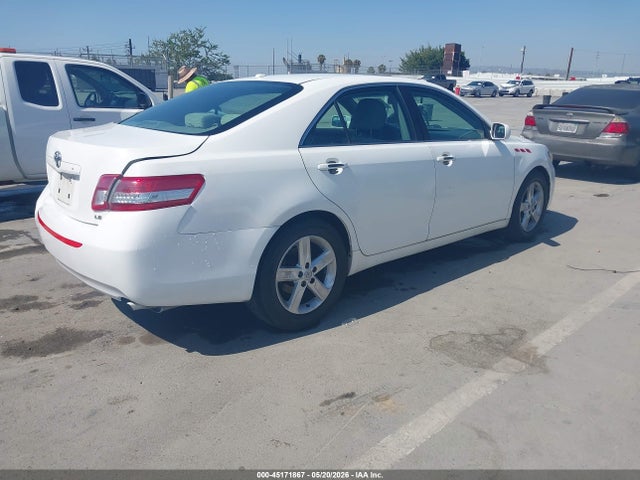 45171867 :رقم المزاد ، 4T1BF3EKXBU695128 vin ، 2011 Toyota Camry Le مزاد بيع