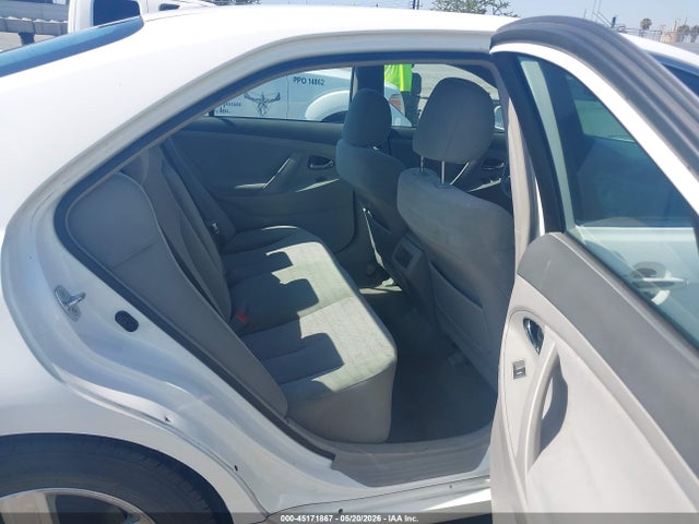 45171867 :رقم المزاد ، 4T1BF3EKXBU695128 vin ، 2011 Toyota Camry Le مزاد بيع