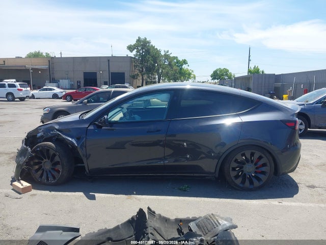 Продажа на аукционе авто 2024 Tesla Model Y Performance Dual Motor All-wheel Drive, vin: 7SAYGDEF3RF020778, номер лота: 45171897