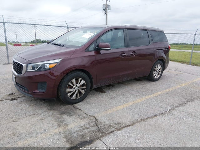 KIA SEDONA LX 2016 KNDMB5C15G6085633 Image 2