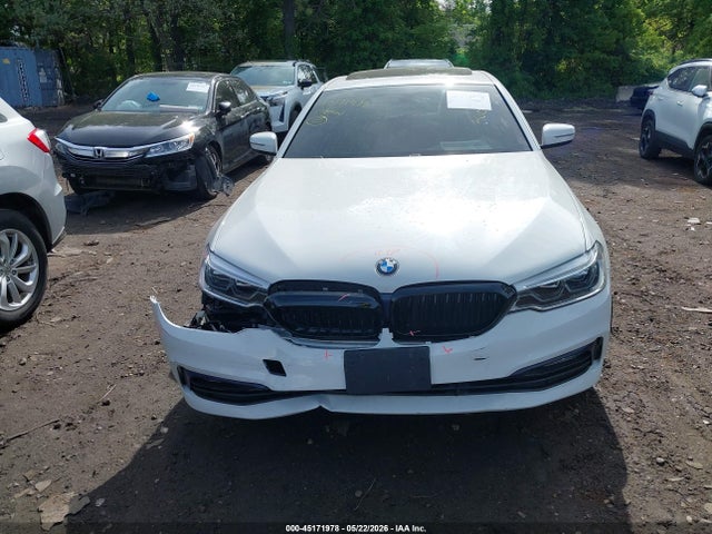 2017 Bmw 540i Xdrive მანქანა იყიდება აუქციონზე, vin: WBAJE7C31HG887032, აუქციონის ნომერი: 45171978