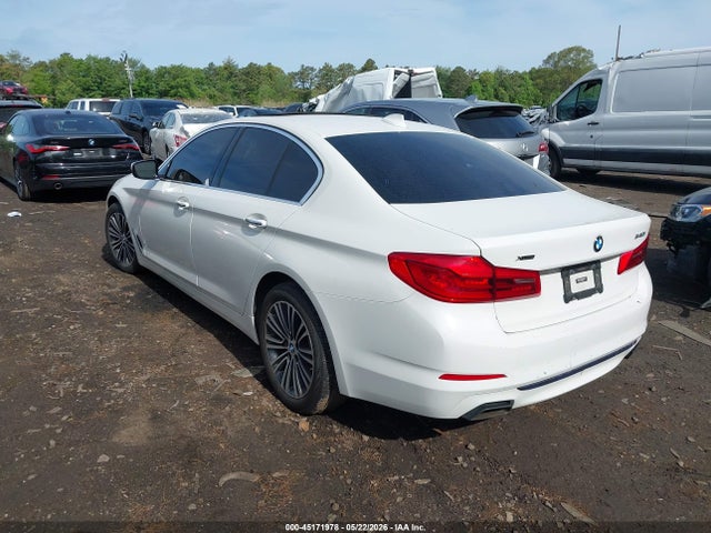 2017 Bmw 540i Xdrive მანქანა იყიდება აუქციონზე, vin: WBAJE7C31HG887032, აუქციონის ნომერი: 45171978