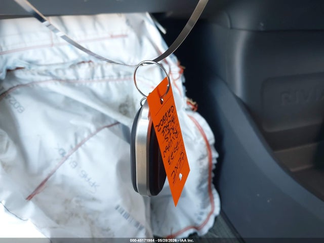 Rivian R1s Adventure 2023 7PDSGABA1PN028802 Image 11