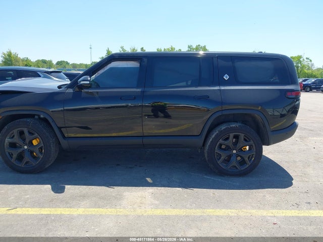 Rivian R1s Adventure 2023 7PDSGABA1PN028802 Image 14