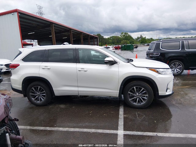 45172017 :رقم المزاد ، 5TDJZRFH3HS508242 vin ، 2017 Toyota Highlander Xle مزاد بيع