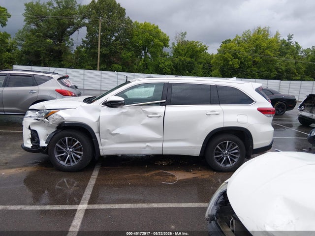 45172017 :رقم المزاد ، 5TDJZRFH3HS508242 vin ، 2017 Toyota Highlander Xle مزاد بيع
