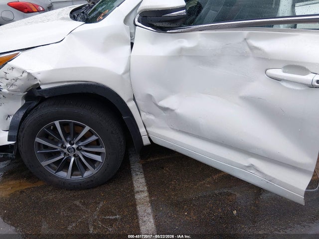 45172017 :رقم المزاد ، 5TDJZRFH3HS508242 vin ، 2017 Toyota Highlander Xle مزاد بيع