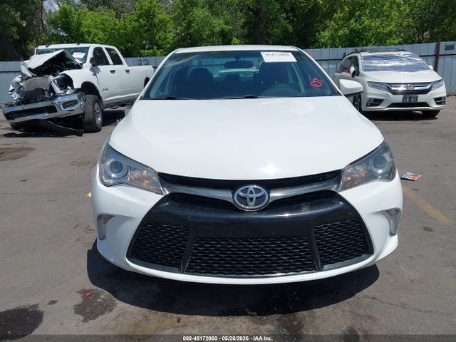 2015 Toyota Camry Se მანქანა იყიდება აუქციონზე, vin: 4T1BF1FK1FU061635, აუქციონის ნომერი: 45172060