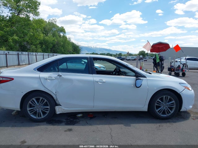 2015 Toyota Camry Se მანქანა იყიდება აუქციონზე, vin: 4T1BF1FK1FU061635, აუქციონის ნომერი: 45172060