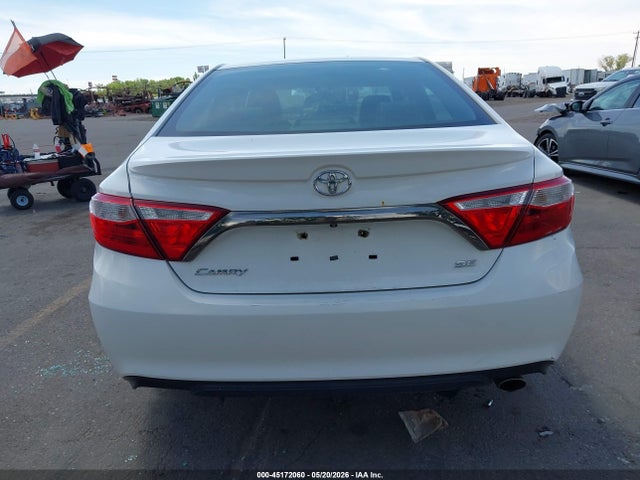 2015 Toyota Camry Se მანქანა იყიდება აუქციონზე, vin: 4T1BF1FK1FU061635, აუქციონის ნომერი: 45172060