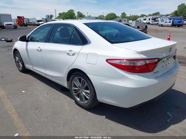 2015 Toyota Camry Se მანქანა იყიდება აუქციონზე, vin: 4T1BF1FK1FU061635, აუქციონის ნომერი: 45172060