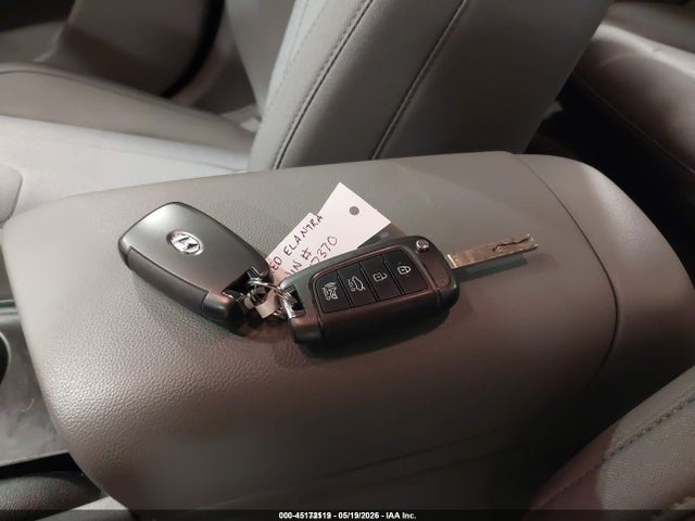 Продажа на аукционе авто 2021 Hyundai Elantra Se, vin: 5NPLL4AG2MH047370, номер лота: 45172119