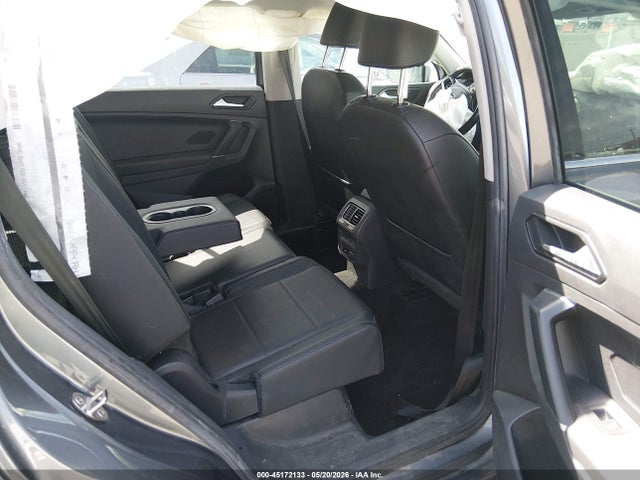 3VV2B7AX1JM151386 Volkswagen Tiguan 2.0t Se/2.0t Sel