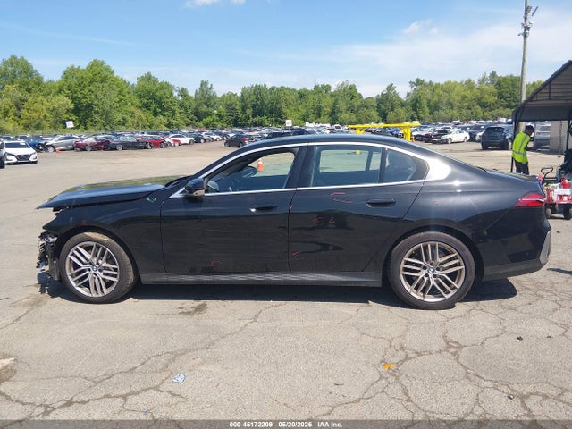 2024 Bmw 530i Xdrive მანქანა იყიდება აუქციონზე, vin: WBA53FJ06RCS33758, აუქციონის ნომერი: 45172209