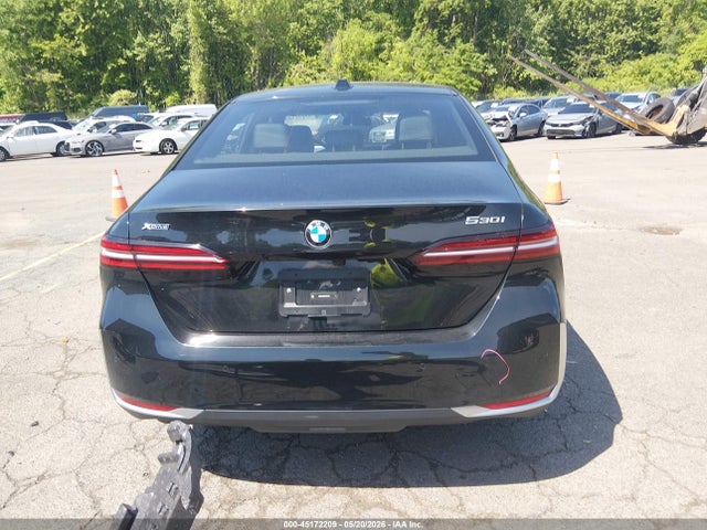 2024 Bmw 530i Xdrive მანქანა იყიდება აუქციონზე, vin: WBA53FJ06RCS33758, აუქციონის ნომერი: 45172209