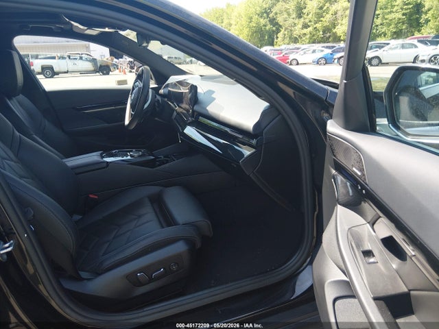 2024 Bmw 530i Xdrive მანქანა იყიდება აუქციონზე, vin: WBA53FJ06RCS33758, აუქციონის ნომერი: 45172209