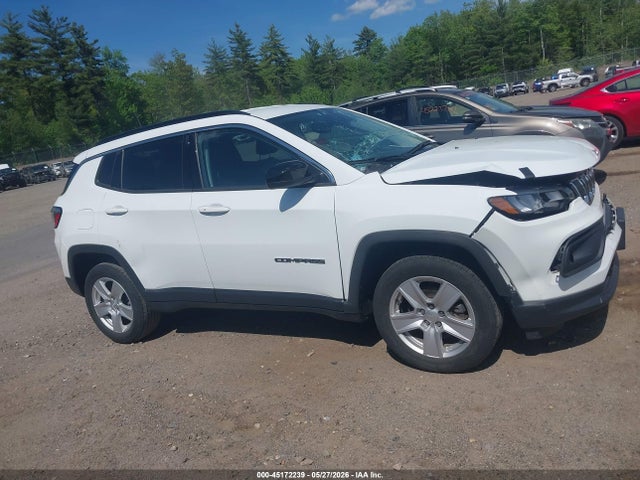 3C4NJDBB1NT217530 Jeep Compass Latitude 4x4