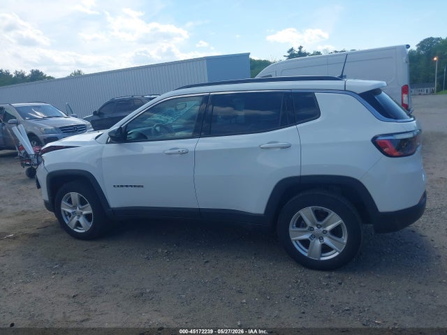 3C4NJDBB1NT217530 Jeep Compass Latitude 4x4