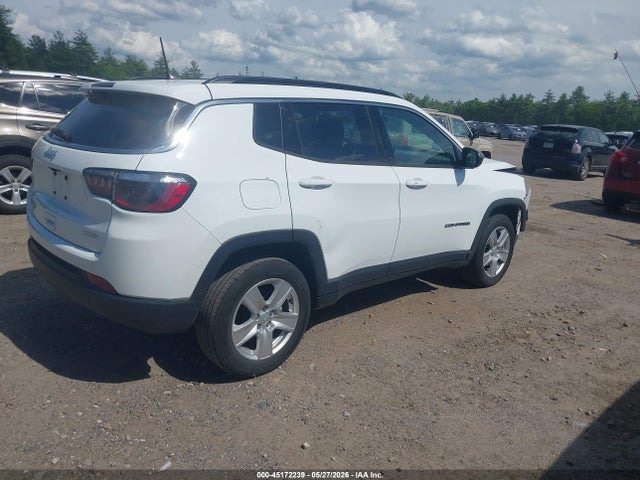 3C4NJDBB1NT217530 Jeep Compass Latitude 4x4