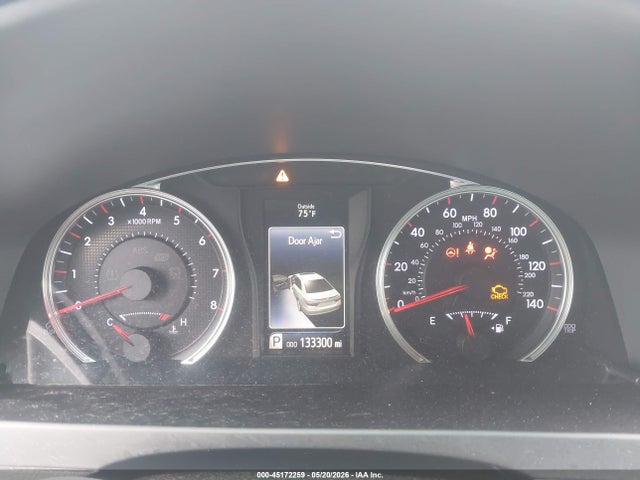 45172259 :رقم المزاد ، 4T1BF1FK9HU362981 vin ، 2017 Toyota Camry Se مزاد بيع
