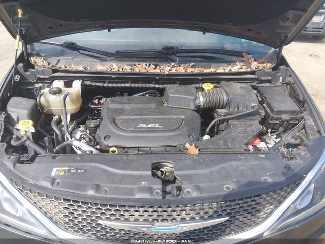 2018 Chrysler Pacifica Touring L მანქანა იყიდება აუქციონზე, vin: 2C4RC1BG4JR227665, აუქციონის ნომერი: 45172389