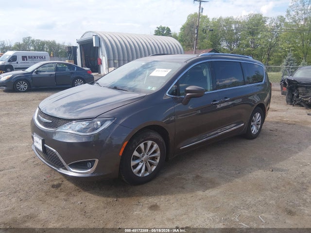 2018 Chrysler Pacifica Touring L მანქანა იყიდება აუქციონზე, vin: 2C4RC1BG4JR227665, აუქციონის ნომერი: 45172389