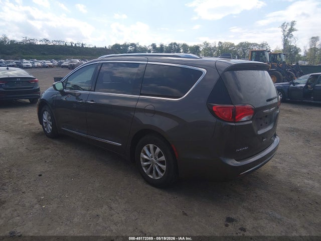 2018 Chrysler Pacifica Touring L მანქანა იყიდება აუქციონზე, vin: 2C4RC1BG4JR227665, აუქციონის ნომერი: 45172389