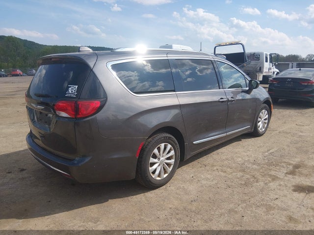 2018 Chrysler Pacifica Touring L მანქანა იყიდება აუქციონზე, vin: 2C4RC1BG4JR227665, აუქციონის ნომერი: 45172389
