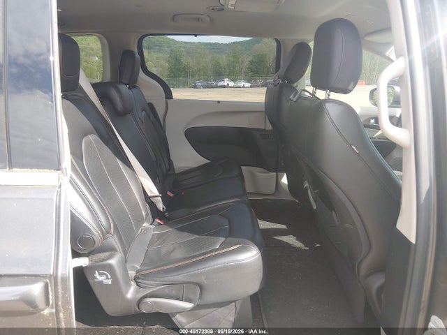 2018 Chrysler Pacifica Touring L მანქანა იყიდება აუქციონზე, vin: 2C4RC1BG4JR227665, აუქციონის ნომერი: 45172389