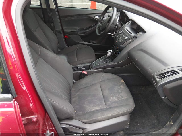 45172537 :رقم المزاد ، 1FADP3F22FL365333 vin ، 2015 Ford Focus Se مزاد بيع