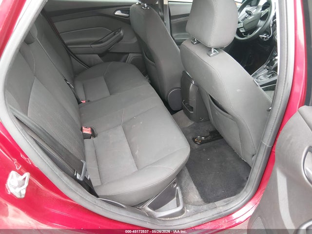 45172537 :رقم المزاد ، 1FADP3F22FL365333 vin ، 2015 Ford Focus Se مزاد بيع