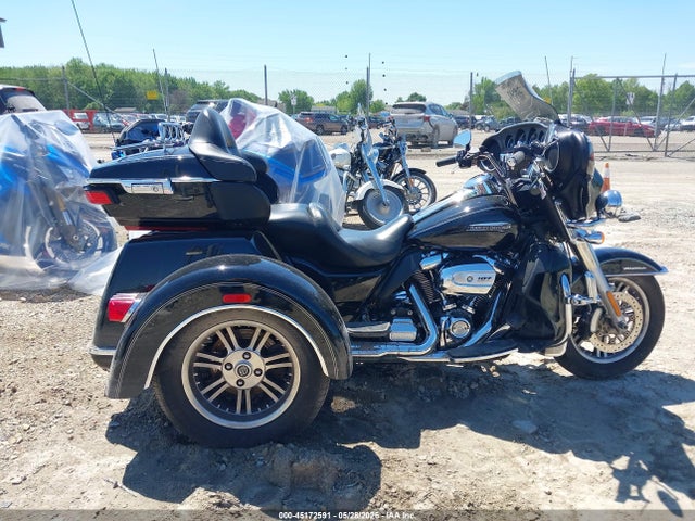 1HD1MAD17HB860655 Harley-Davidson Flhtcutg Tri Glide Ultra