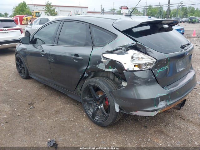45172597 :رقم المزاد ، 1FADP3L96FL387255 vin ، 2015 Ford Focus St مزاد بيع