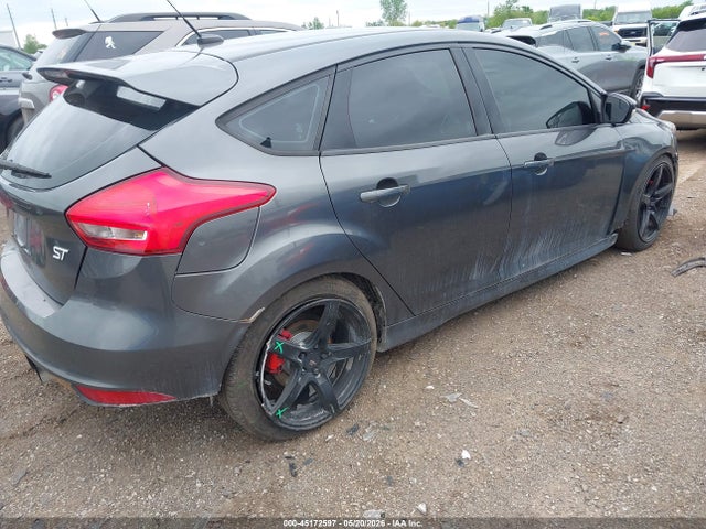45172597 :رقم المزاد ، 1FADP3L96FL387255 vin ، 2015 Ford Focus St مزاد بيع