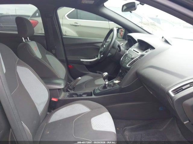 45172597 :رقم المزاد ، 1FADP3L96FL387255 vin ، 2015 Ford Focus St مزاد بيع