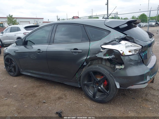45172597 :رقم المزاد ، 1FADP3L96FL387255 vin ، 2015 Ford Focus St مزاد بيع