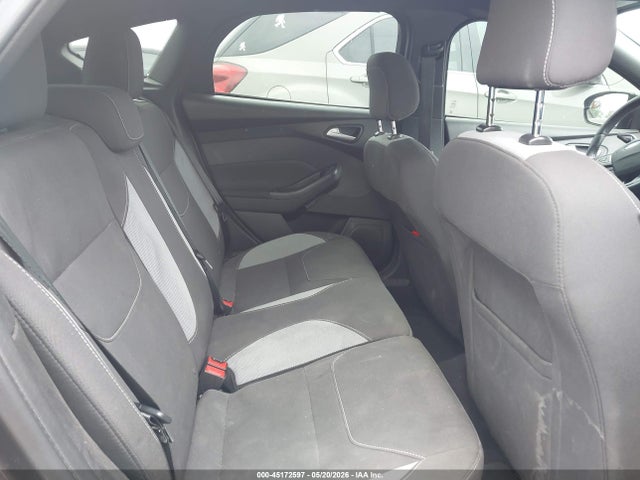 45172597 :رقم المزاد ، 1FADP3L96FL387255 vin ، 2015 Ford Focus St مزاد بيع