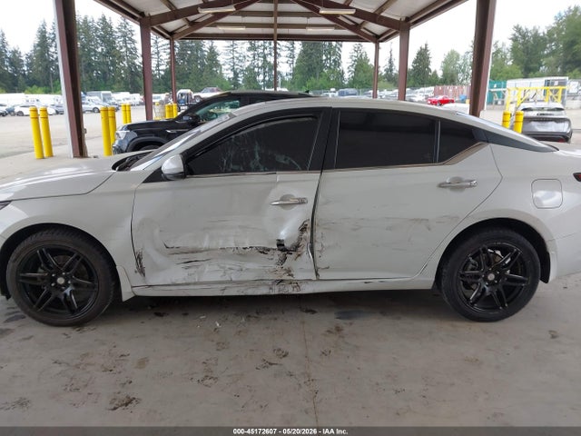 1N4BL4DW3NN340880 Nissan Altima Sv Intelligent Awd