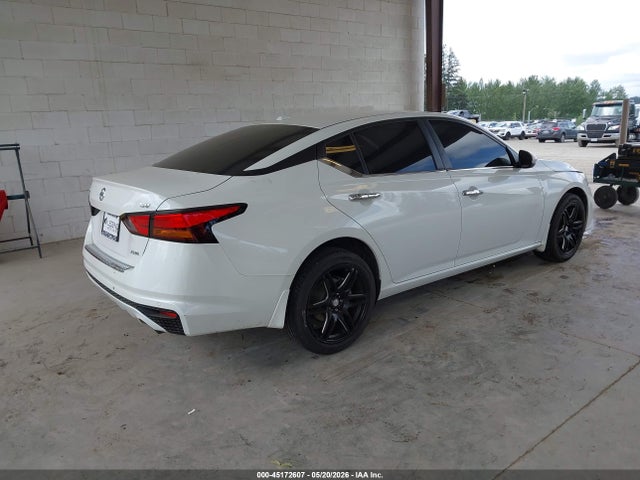 1N4BL4DW3NN340880 Nissan Altima Sv Intelligent Awd