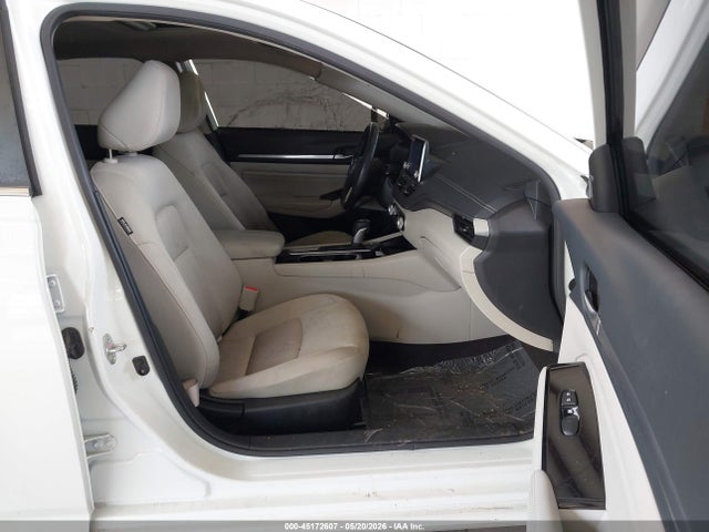 1N4BL4DW3NN340880 Nissan Altima Sv Intelligent Awd
