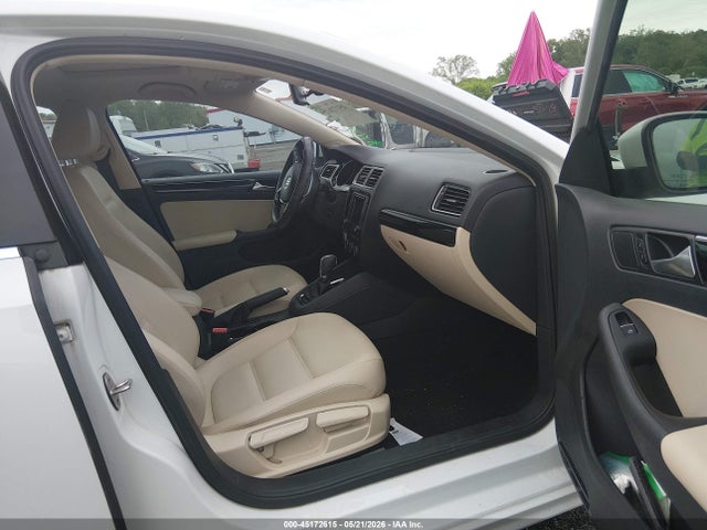 2017 Volkswagen Jetta 1.8t Sel მანქანა იყიდება აუქციონზე, vin: 3VWL17AJ8HM231504, აუქციონის ნომერი: 45172615