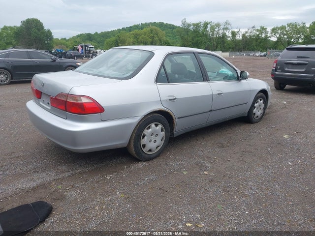 45172617 :رقم المزاد ، 1HGCG6651YA147367 vin ، 2000 Honda Accord 2.3 Lx مزاد بيع