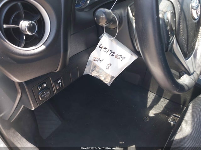 5YFBURHE8HP696058 Toyota COROLLA SE