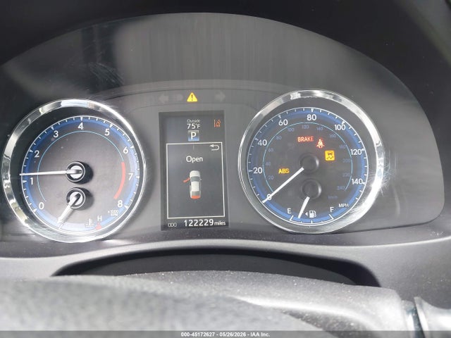 5YFBURHE8HP696058 Toyota COROLLA SE