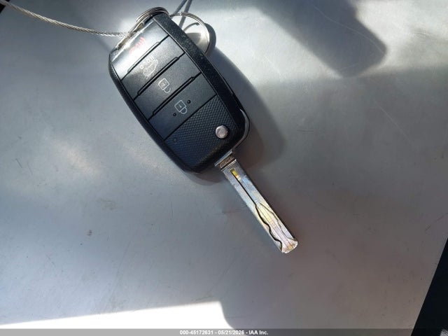 KNDJP3A50J7589359 KIA SOUL +