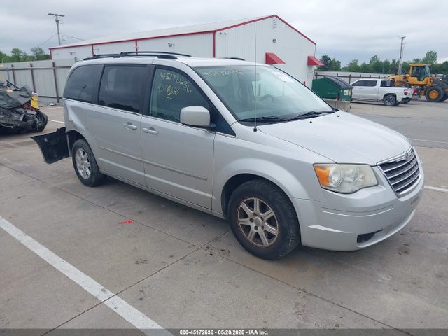 2010 Chrysler Town & Country Touring მანქანა იყიდება აუქციონზე, vin: 2A4RR5D1XAR128356, აუქციონის ნომერი: 45172636