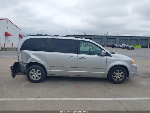 2010 Chrysler Town & Country Touring მანქანა იყიდება აუქციონზე, vin: 2A4RR5D1XAR128356, აუქციონის ნომერი: 45172636