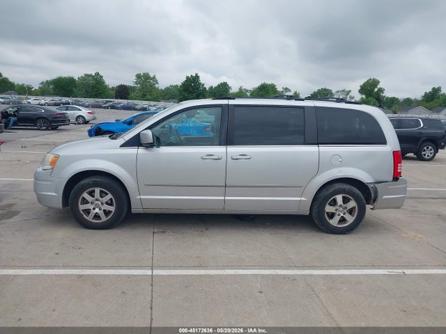 2010 Chrysler Town & Country Touring მანქანა იყიდება აუქციონზე, vin: 2A4RR5D1XAR128356, აუქციონის ნომერი: 45172636